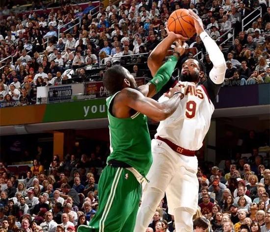 人物 | 35歲的閃電俠在舍與得中走上了平凡之路!-黑特籃球-NBA新聞影音圖片分享社區