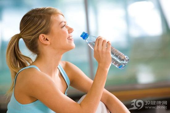 上班族变胖原因在它! 4个小动作快速减肉