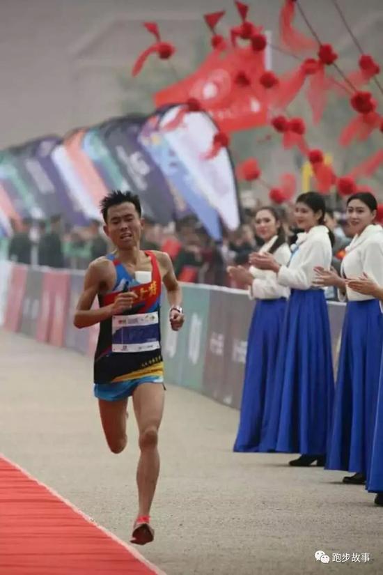 西马季军邱旺东:从专业队丑小鸭到体制外第三