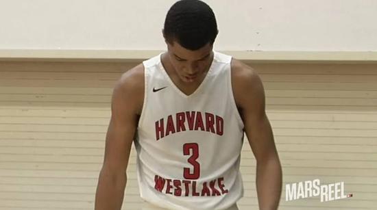 文武雙全!勁爆打法有Carter潛質 灌籃因跳太高頭撞籃板!-黑特籃球-NBA新聞影音圖片分享社區