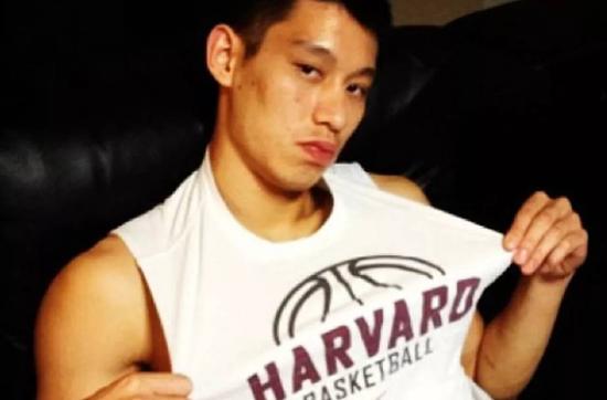 文武雙全!勁爆打法有Carter潛質 灌籃因跳太高頭撞籃板!-黑特籃球-NBA新聞影音圖片分享社區