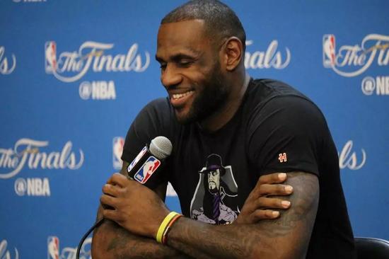 詹姆斯:我的偶像並非戰神AI而是此人和MJ-黑特籃球-NBA新聞影音圖片分享社區