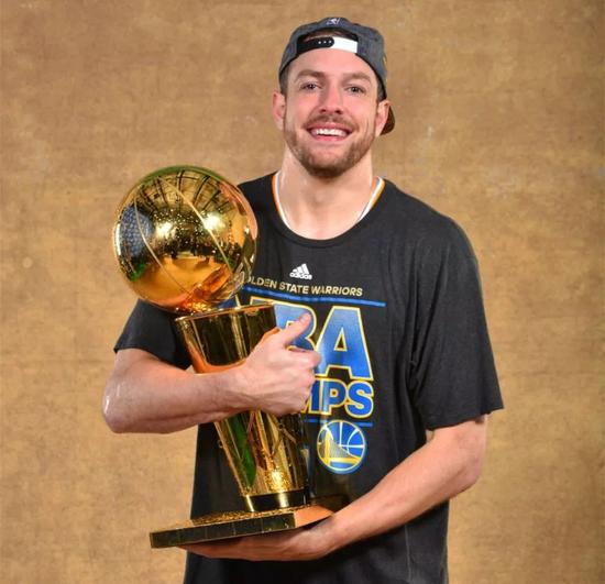 富二代、拿冠軍、摟嬌妻,赤裸裸的人生贏家!-黑特籃球-NBA新聞影音圖片分享社區