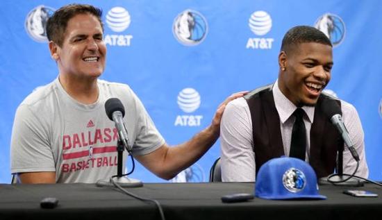 逆天扣將!勁爆新秀膝蓋韌帶撕裂後反而跳得更高!-黑特籃球-NBA新聞影音圖片分享社區