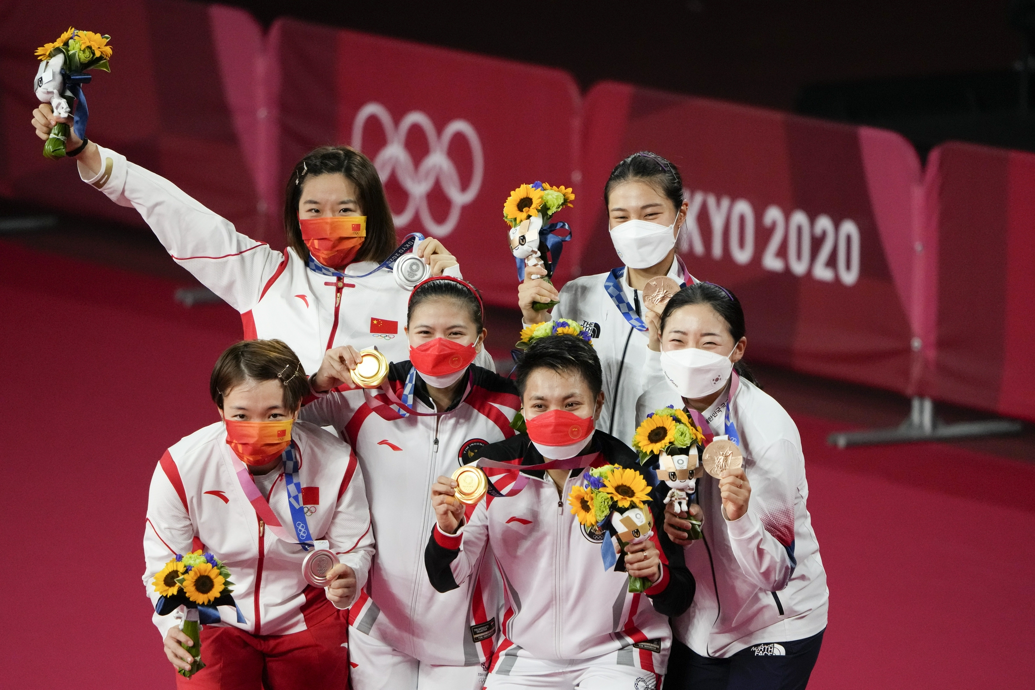大国大团！东京奥运展现中国选手自信率真亲和