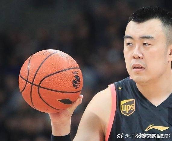 韩德君意外骨折完全打乱辽篮的作战打算