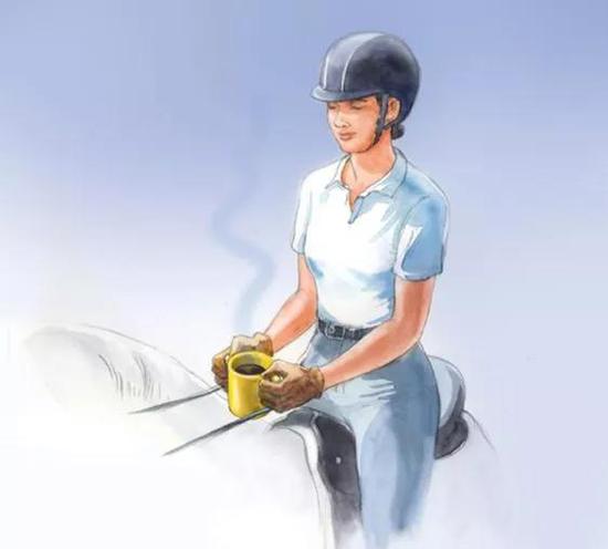 骑马时手和手臂的姿势
