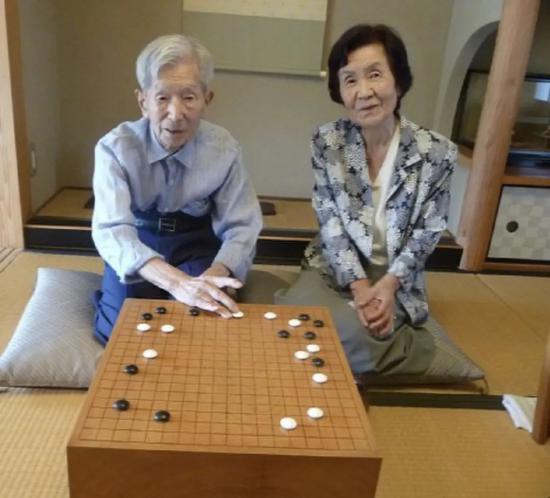 同为围棋高段的杉内夫妇