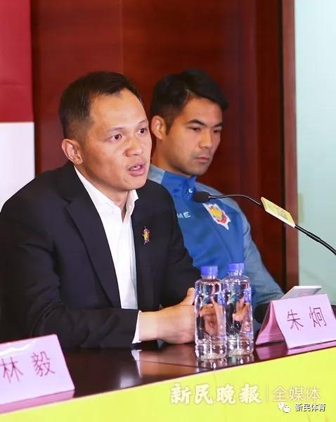 球队战绩不佳,主帅朱炯也是有心无力 资料图 新民晚报记者 李铭珅 摄