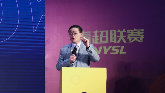 李毓毅表示不管中国足球上面发生什么情况 现在基层青训的进步不可否认