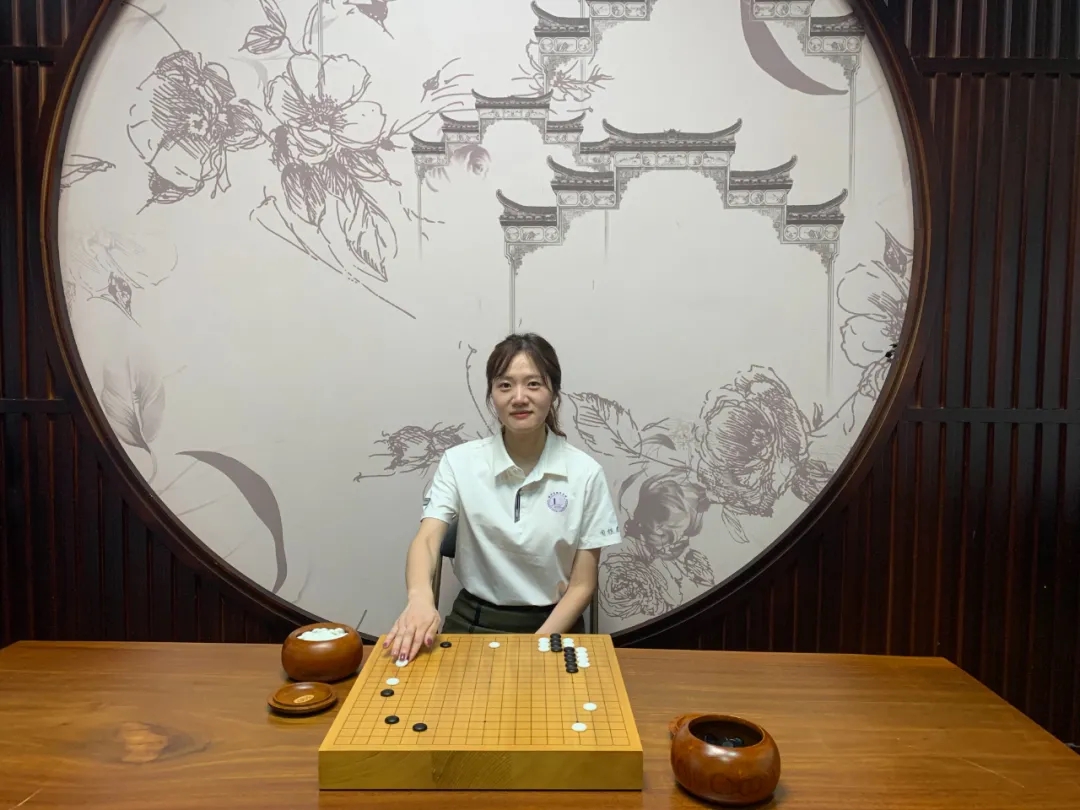 福州市围棋协会副会长、福州淑女围棋沙龙林滕