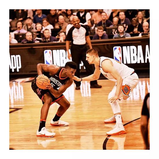 火箭应当不惜代价留下黑色轰炸机,第三巨已在阵中