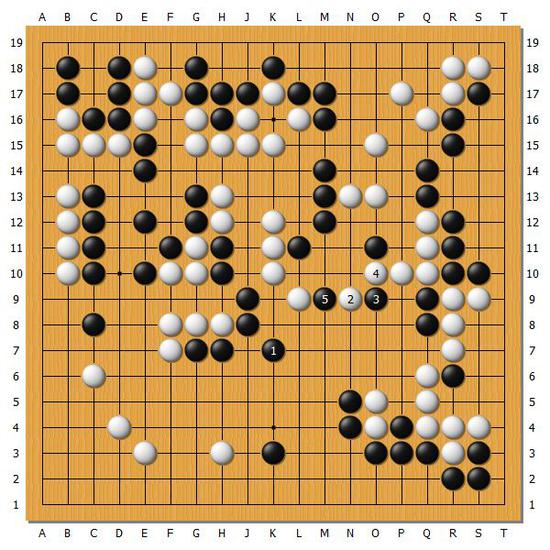 王：是的，白棋如果跳一个的话黑棋可以跨一个然后挖上去。
