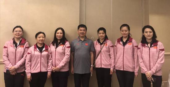 (女队:王南、刘艳、卢燕、王晓静、左晓雪、赵冰、陈怡毅)