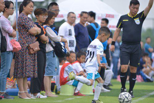 2018年成都市区人口_全民的足球狂欢！2018成都城市五人制足球争霸赛开幕