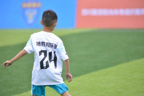 2018年成都市区人口_全民的足球狂欢！2018成都城市五人制足球争霸赛开幕
