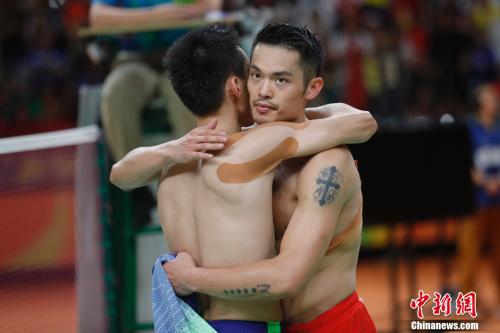 资料图：李宗伟和林丹两位老将仍奋战在上赛场之上。中新网记者 盛佳鹏 摄