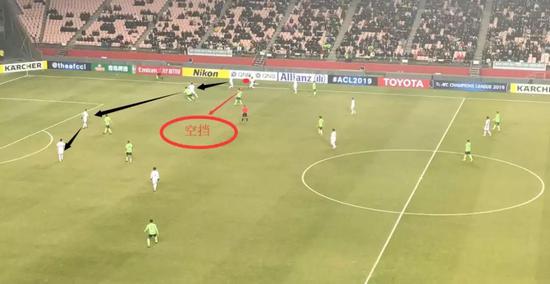 马德兴：施密特一手好牌打烂 沉迷于无意义传控