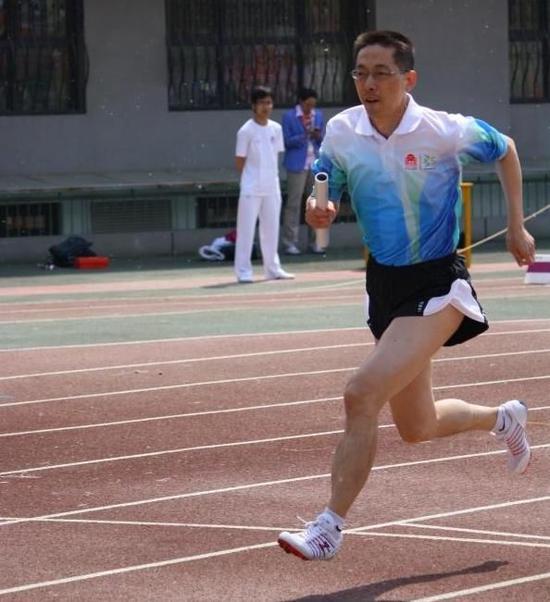 西湖大学校长1小时39分完成广马半程 配速442