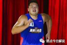 万圣伟参加选秀体体测