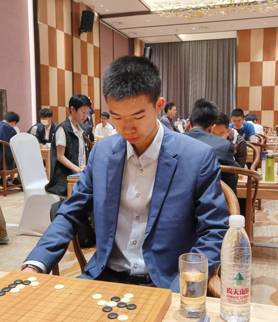 辜梓豪止步七连胜