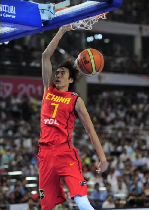 08年试训湖人!11年扣进奥运!还记得排骨飞人吗