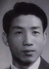 1942年至48年求学于上海晋元中学，毕业后考入上海航务学院。