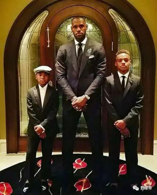 羡慕!比同期詹姆斯还强?他的未来不可限量!