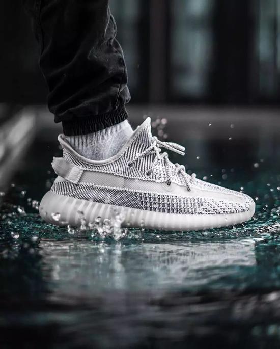 今年必抢的「YEEZY 新品」有多少?_NBA_新浪竞技风暴_新浪网