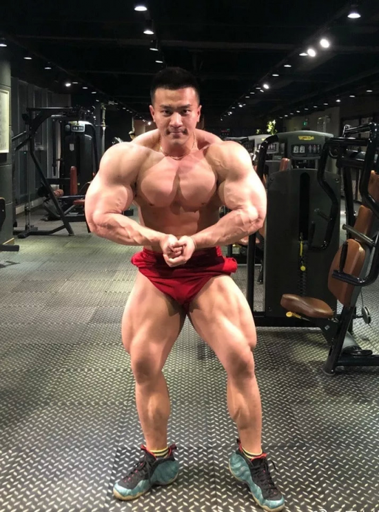 诺特兰德签约ifbb pro泰坦巨肩周大伟 强者无畏