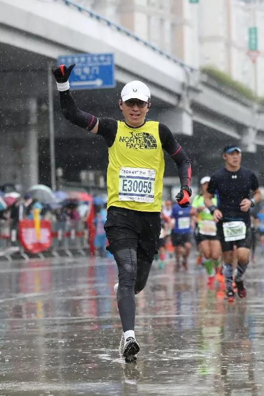 九、跑完及时保温暖换上干衣服