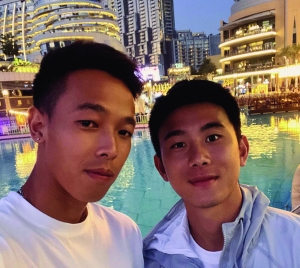 叶楚贵(左)和曾超(右)的合影。 受访者供图