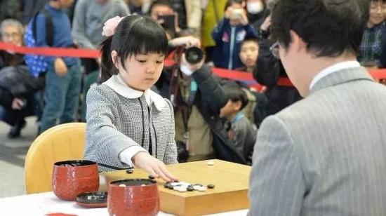 日本棋手仲邑堇