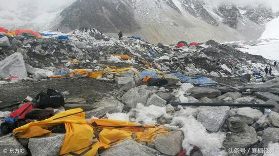 登山遭殃情景原料图