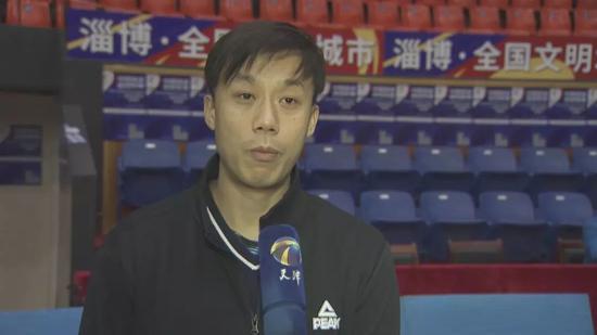 李岩龙