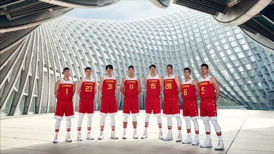 出手即证明:中国篮球全新战袍亮相