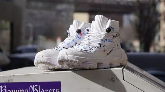 鞋吧Sneakersbar:這雙鞋竟然可以穿越未來?