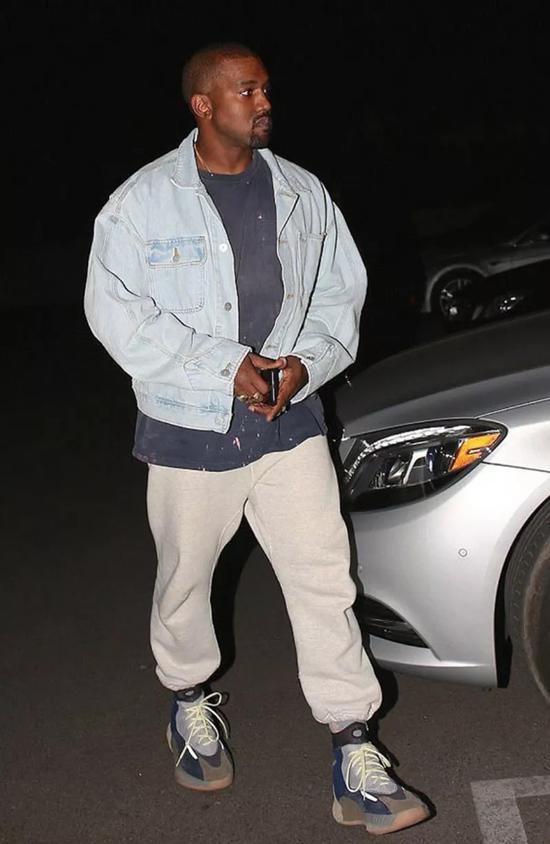 罕见 Yeezy 700 VX 新品曝光!