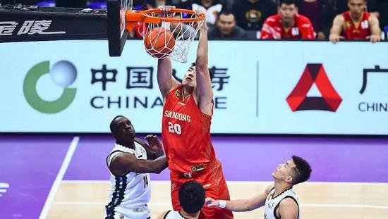 （面对内线实力同样强悍的辽宁，山东内线没占到便宜）