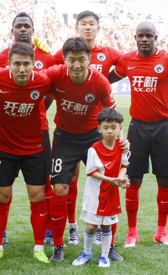 在足球俱乐部有钱吗,在足球俱乐部有钱吗英文