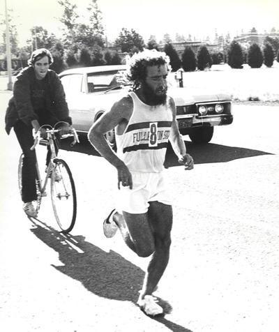 1972年美国奥林匹克选拔赛上穿着Nike Moon Shoe的跑者。