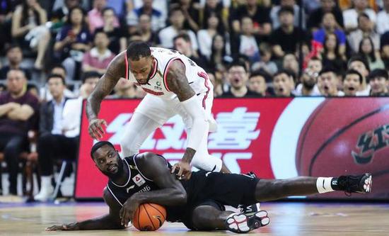 【博狗体育】打遍前6无敌手,广东是不是CBA“独孤求败”?