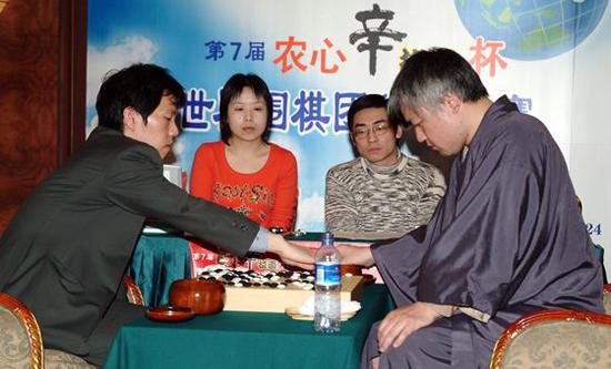 李昌镐与依田纪基在农心杯上