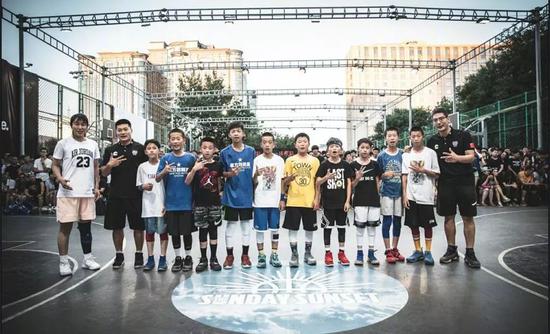 日落东单赛场惊现12岁小学生 妙传引观众尖叫