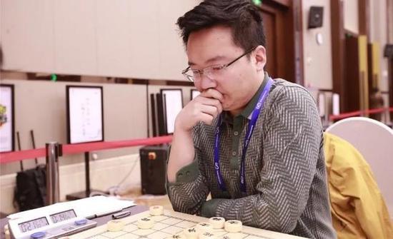 郑惟桐在比赛中。