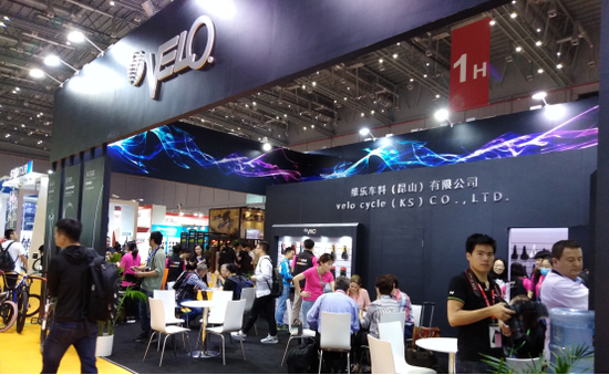 深耕大陆骑行市场 维乐品牌华丽升级(图2) 高端精致的维乐展台备受瞩目