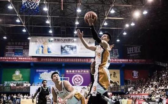 凯瑞图:19岁因伤告别CBA 3年野球重拾信心!