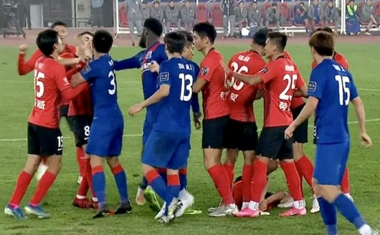 【博狗体育】奥斯卡生涯首次染红被罚下 判罚争议海港准备申诉