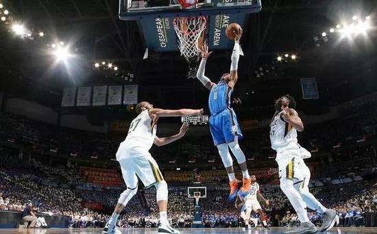 季後賽最狼狽的MVP?他消失了四場半時間之後終於醒了!-黑特籃球-NBA新聞影音圖片分享社區