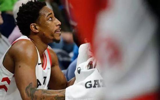 他們曾無數次被人嘲諷成垃圾！但這段關乎兄弟情義的故事溫暖人心，感動了無數球迷！-黑特籃球-NBA新聞影音圖片分享社區